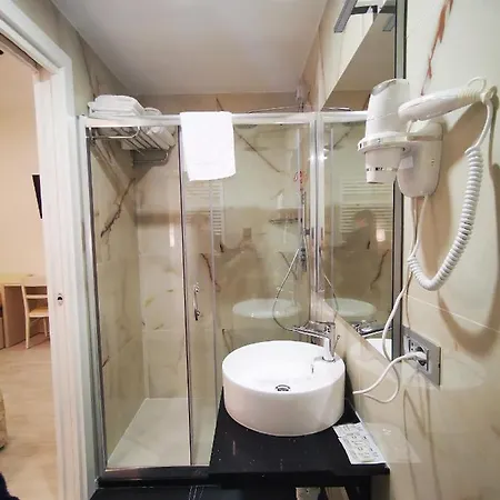 Csi Group - Metropoli מלון 3*